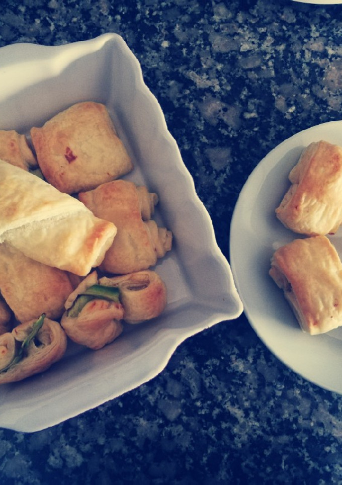Una foto de Enrolladitos de calabacín y queso crema