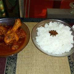 A picture of Spicy red chicken curry.