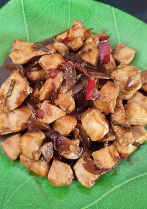 Foto resep Tumis Ayam Daun Jeruk