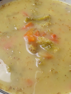 Una foto de Sopa de brócoli🍛🍱🍲