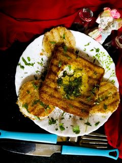 গ্ৰিল ব্রেড উইথ এগ পোচ (Grilled bread egg poach recipe in Bengali) রেসিপির প্রধান ছবি