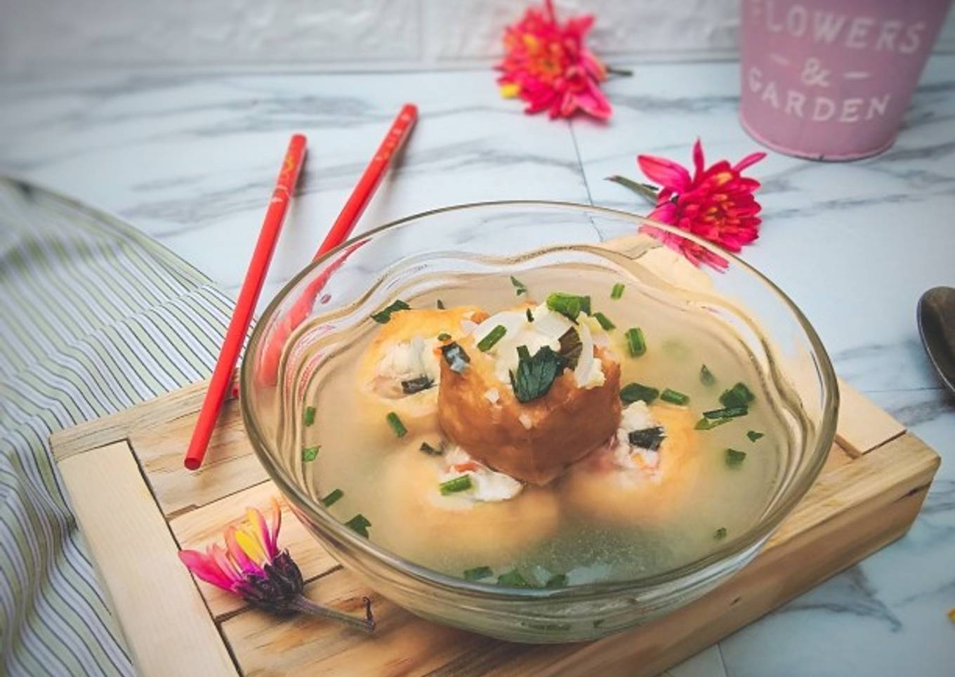 Sup dengan tahu goreng