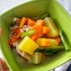 A picture of Indonesian Style Chicken Soup.