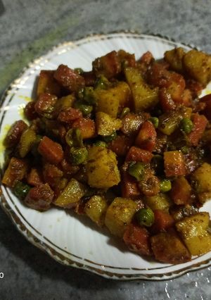 A picture of Gajar Aloo Matar.