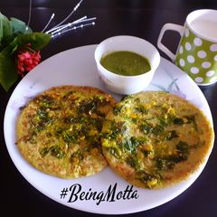 A picture of Moong Dal-Sago Uttapam.
