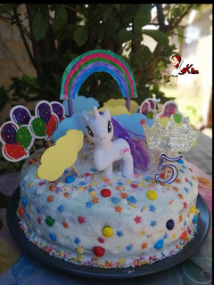 A picture of Unicorn Tie Dye Cake.