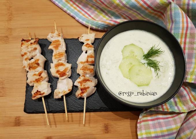 Spiedini di pollo con salsa tzaziki