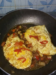 Foto resep Telur Ceplok kuah pedas
