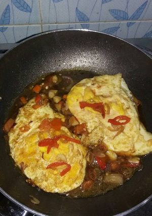 Foto resep Telur Ceplok kuah pedas