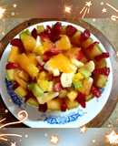 Ensalada de frutas en medio melón