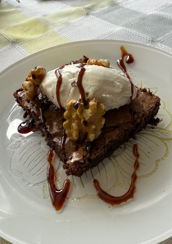 Una foto de Brownie con nueces 😋