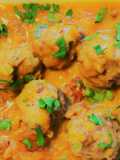 Albóndigas con salsa de calabaza y especias tandoori