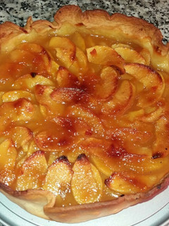 Una foto de Tarta de manzana con mermelada de melocotón