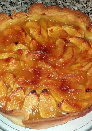 Una foto de Tarta de manzana con mermelada de melocotón