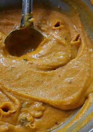 पीठला (pithla recipe in Hindi) रेसिपी मुख्य फोटो