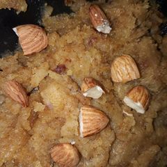 A picture of Besan ka halwa.