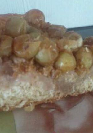 Φωτογραφία της συνταγής Γλυκό ψωμάκι με καρύδια και σταφύλια