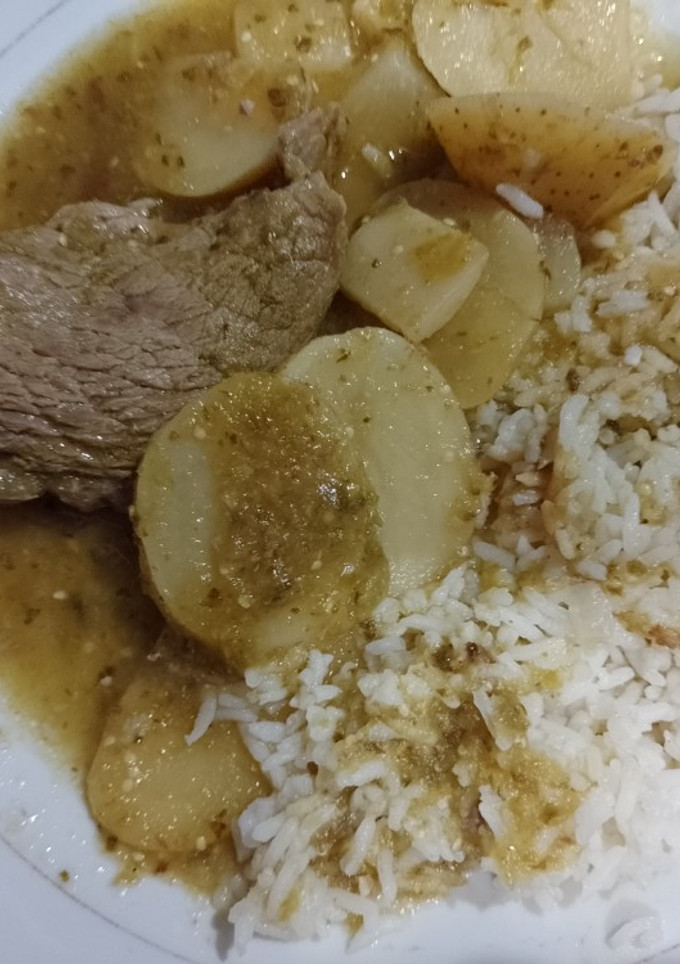 Una foto de Bistec de res en salsa verde