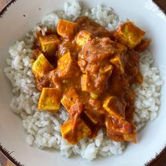 A picture of Tofu tikka masala.