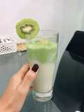 Dalgona matcha with kiwi
