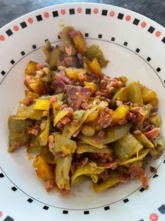 Una foto de Judías verdes salteadas con patata y jamón