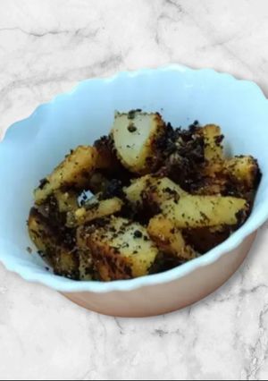 A picture of Coconut peanut jeera aloo.