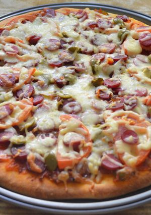 A picture of Home Made Pizza.