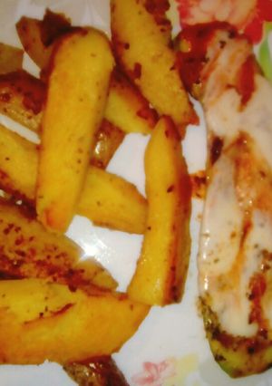 Una foto de Zuchini a la pizza, con papas rústicas bien sanas!! 👌