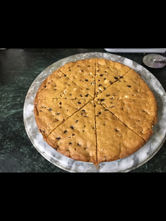 A picture of Pizookie.