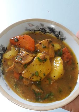 Hình của món Bò kho ăn kèm bánh mì mini.