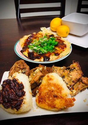 Una foto de O-Musubi a la parrilla Japonés JYAKI OMUSUBI🇺🇾🇯🇵焼きおむすび🍙