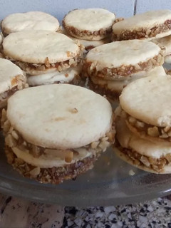 Una foto de Alfajores de nuez
