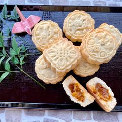 A picture of Taiwanese Pineapple Cake.