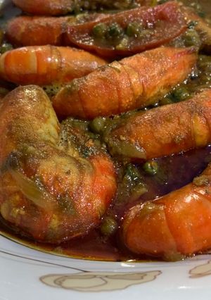 চিংড়ি ভুনা মটর সুটি টমেটোধনিয়া পাতা দিয়ে রেসিপির প্রধান ছবি