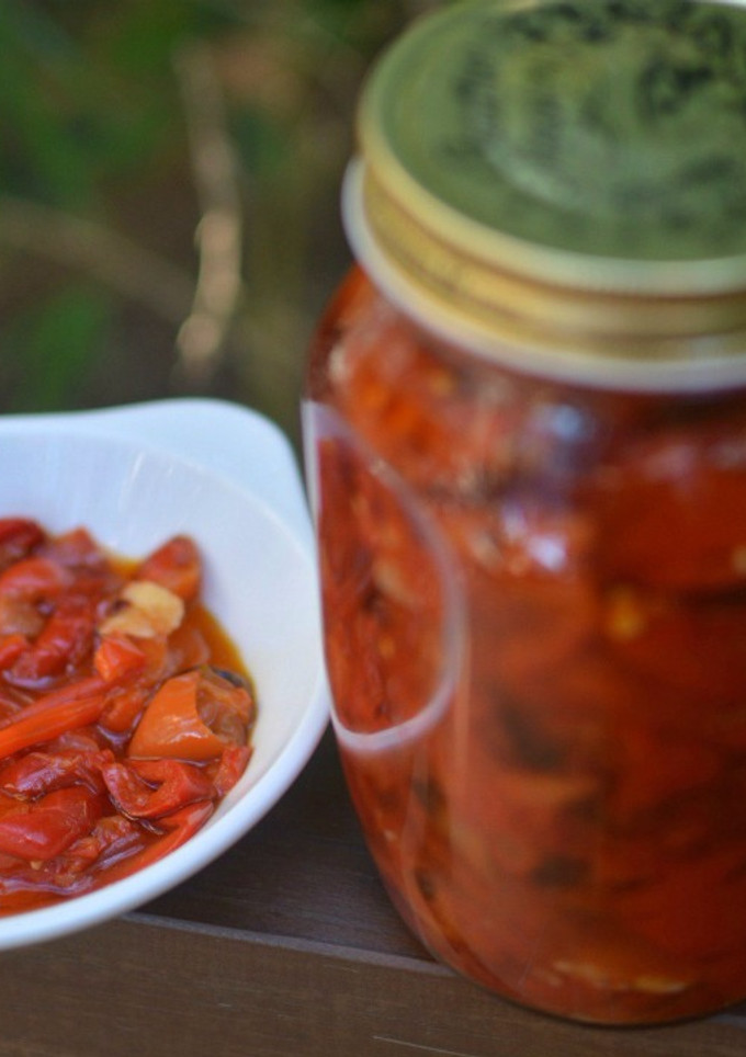 Una foto de Cómo hacer ensalada de pimientos rojos asados al horno