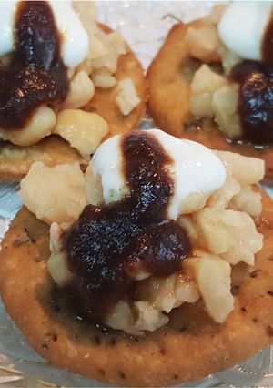 A picture of Fried cookies (Mathri).