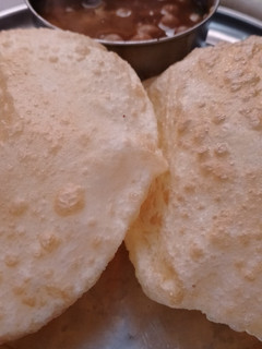 भटूरे (Bhature recipe in hindi) रेसिपी मुख्य फोटो