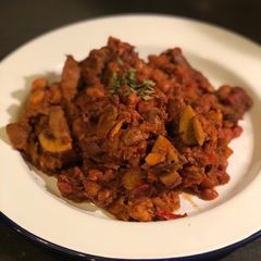 Venison, mushroom and borlotti bean stew 🦌 🍄 A picture of Venison, mushroom and borlotti bean stew 🦌 🍄.