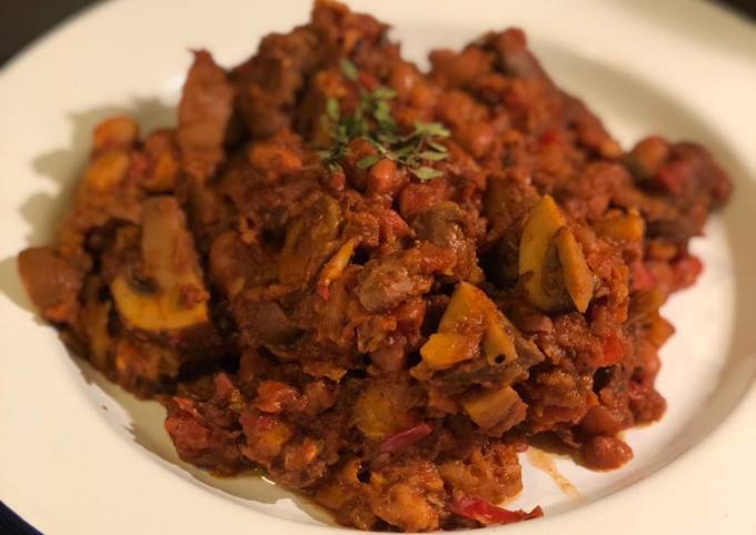 Venison, mushroom and borlotti bean stew 🦌 🍄
