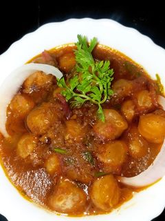 A picture of Punjabi chhole.