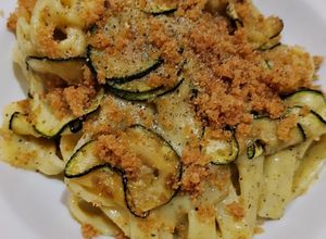 Foto di Tagliatelle al limone e crema di zucchine