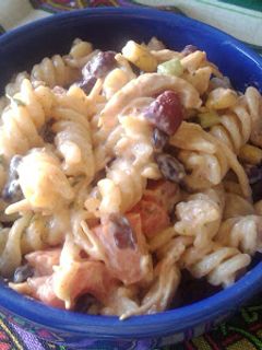 Una foto de Ensalada mexicana de pasta con aliño rancho fiesta