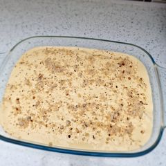 A picture of Madeira Cake and Custard.