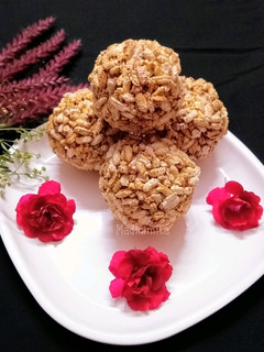 A picture of Lia Muan/Ladoo/Sweet balls.