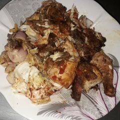 A picture of Fried chicken and source.