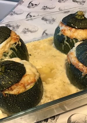 Une photo de Courgettes rondes farcies jambon fromage au bouillon de courge