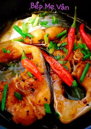 Hình của món Cá hú kho tộ.