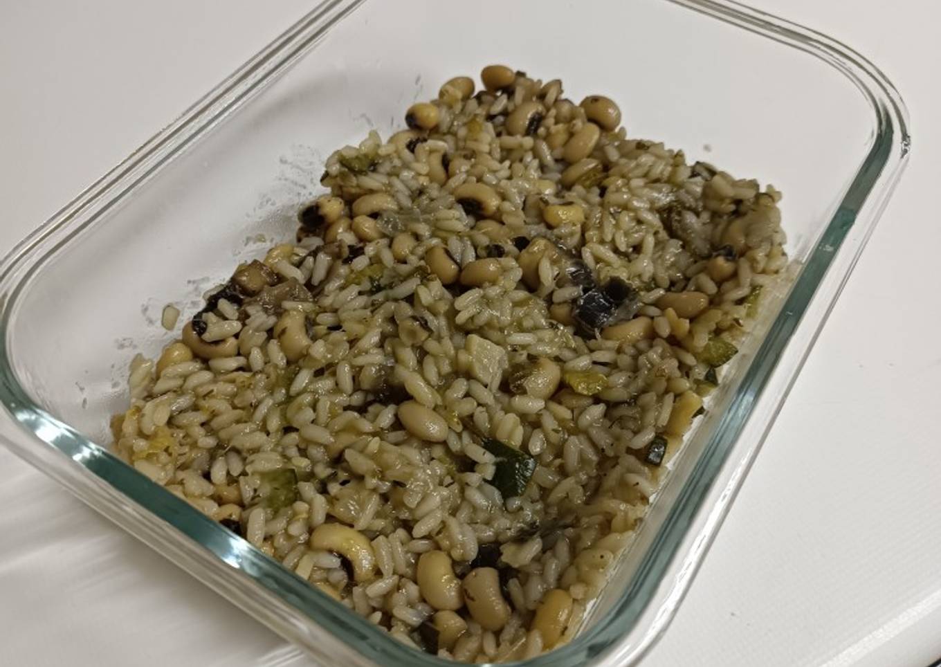Arroz vaporizado con judías de carilla y verduras