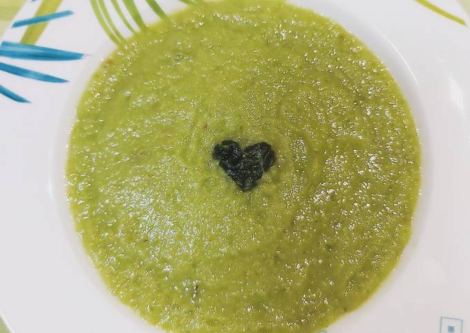 Passaggi a Preparare Fatto in casa super veloce Vellutata di zucchine