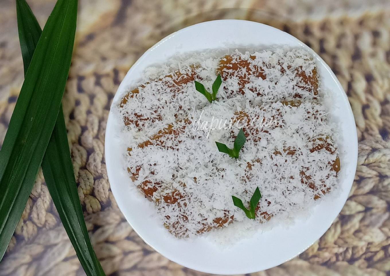 Kue Keranjang Legit